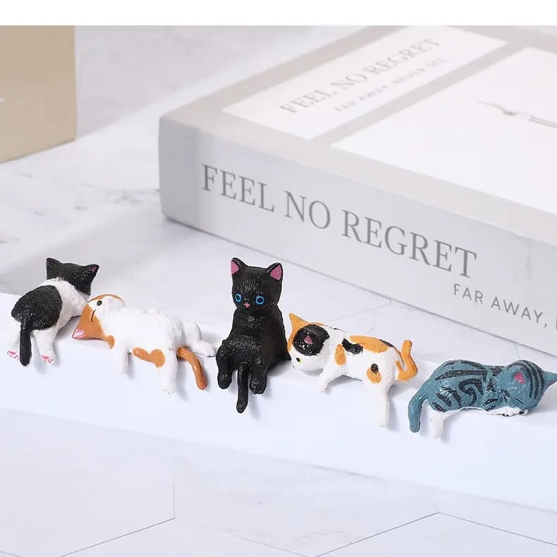 Hand-Painted Mini Cat Desk Figurines – Set of 5 Cute Cartoon Kitty Companions