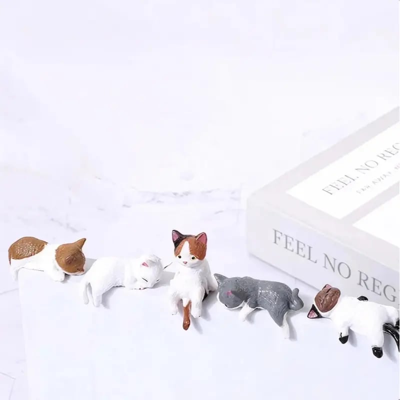 Hand-Painted Mini Cat Desk Figurines – Set of 5 Cute Cartoon Kitty Companions